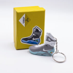Mini llavero Nike Air Mag Back to the Future con caja amarilla