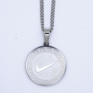 colgante redondo con swoosh plata