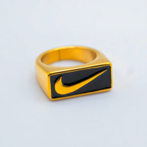 anillo sello nike cuadrado dorado
