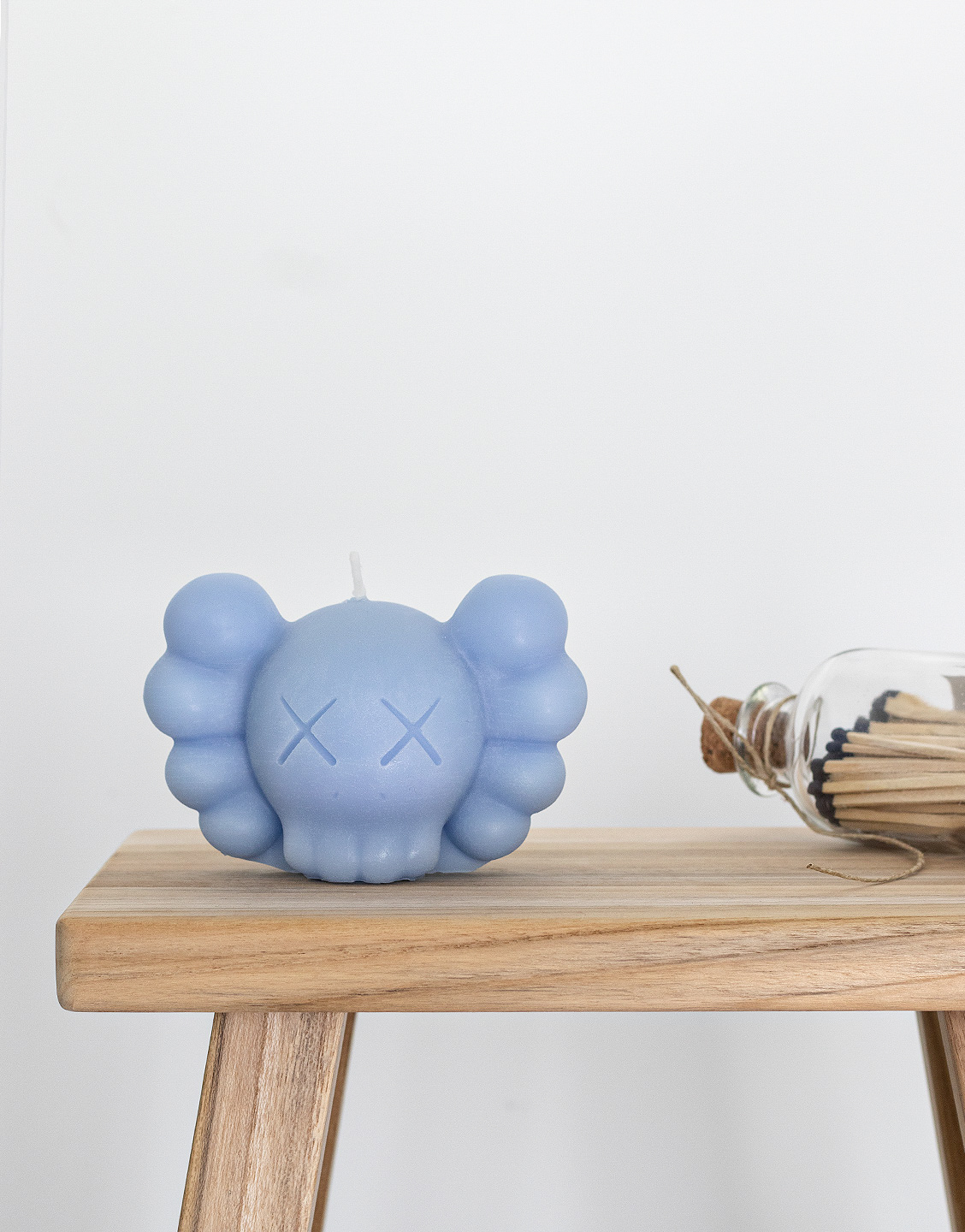 Vela Cabeza KAWS Companion Azul Pastel