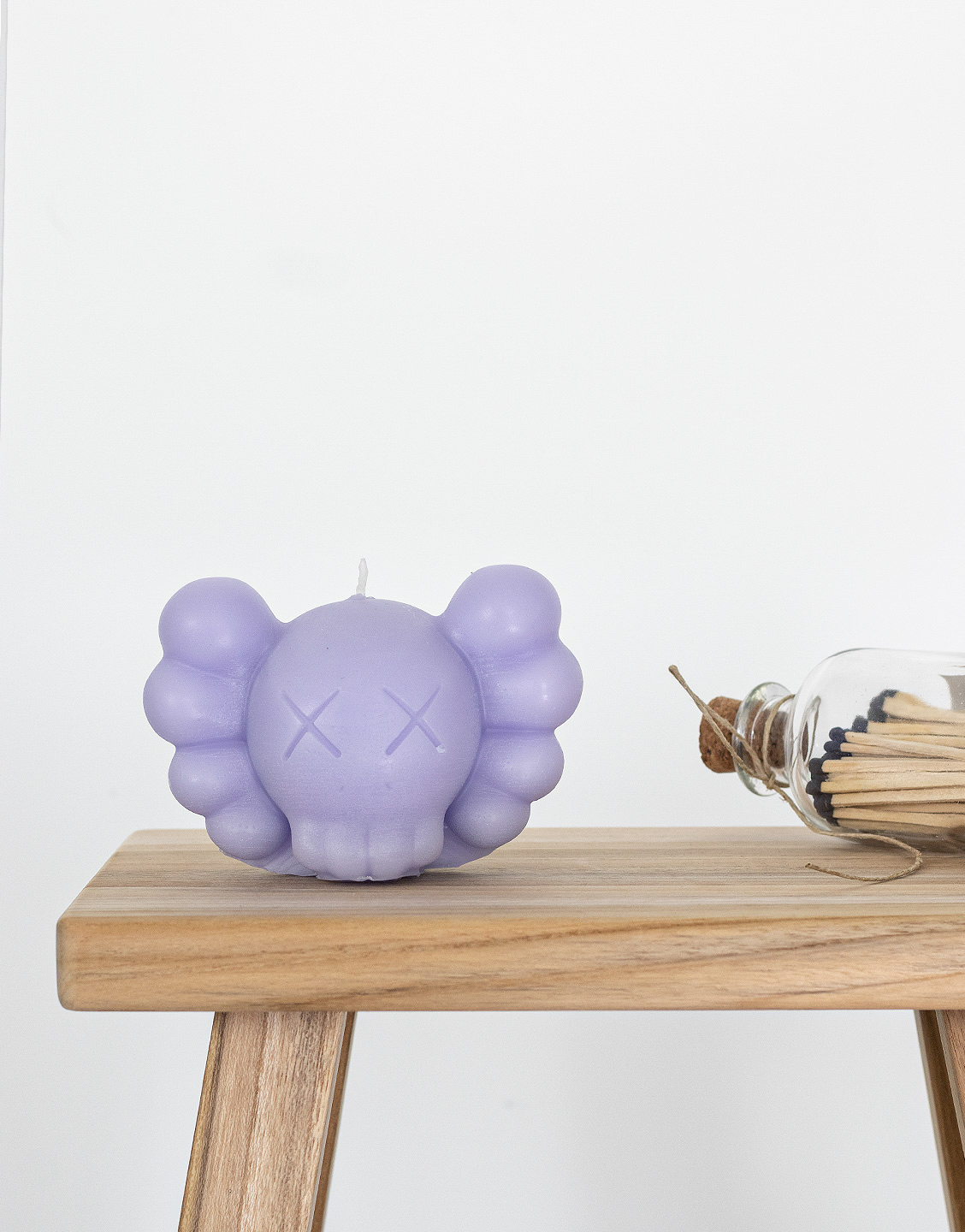 Vela Cabeza KAWS Companion Lila