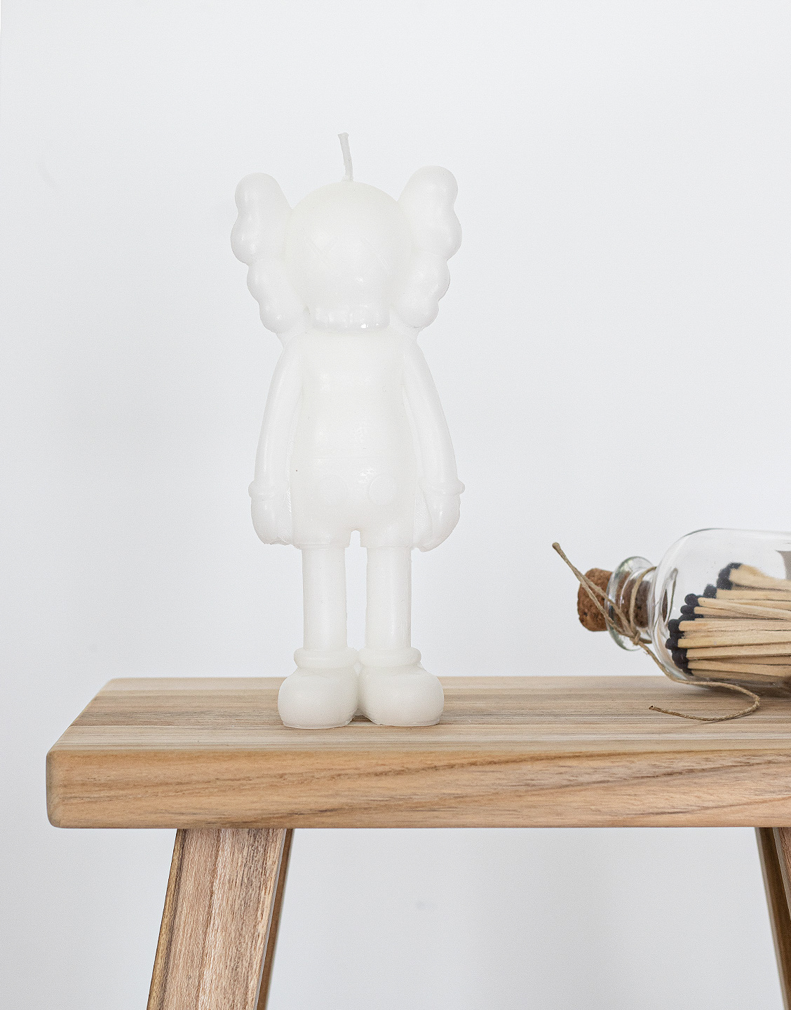 Vela KAWS Companion Blanca