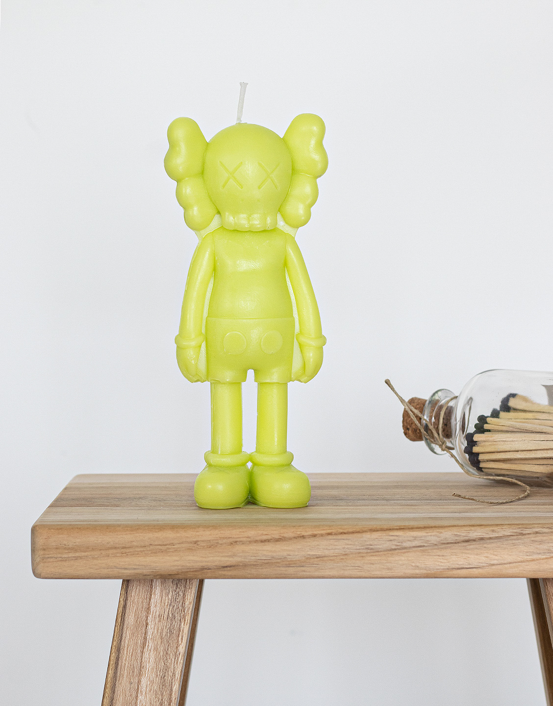 Vela KAWS Companion Lima