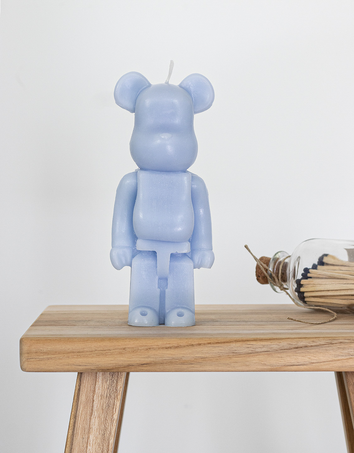 vela bearbrick azul pastel