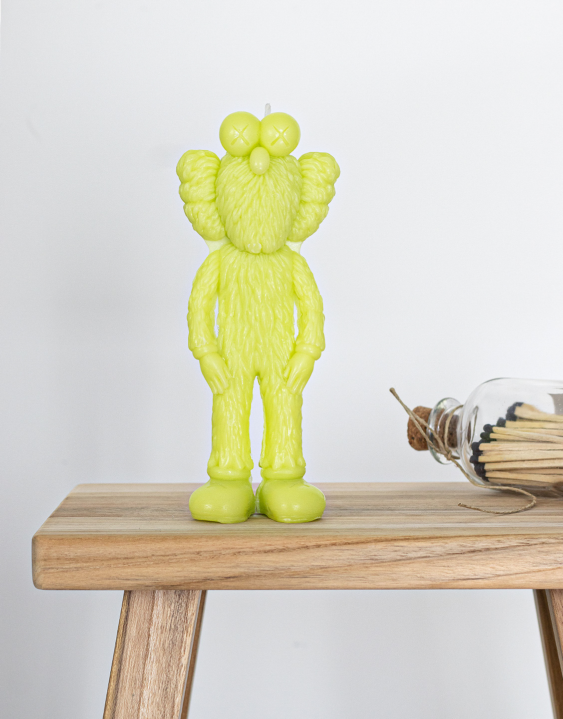 Vela KAWS BFF Lima