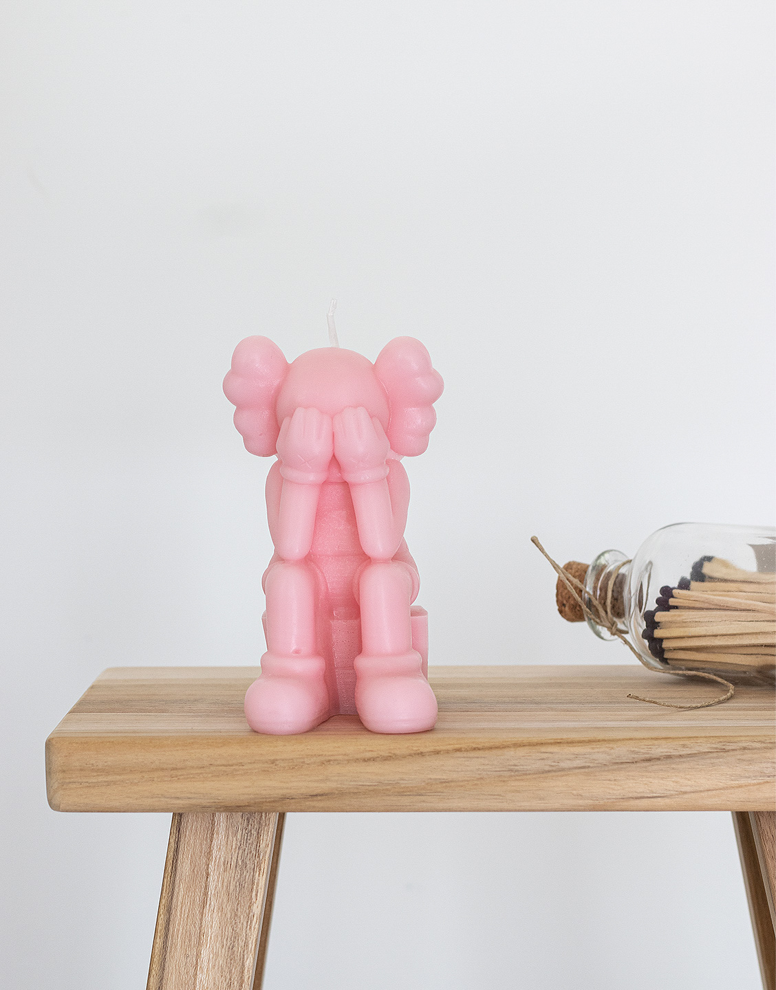 Vela KAWS Companion Passing Through Rosa Pastel