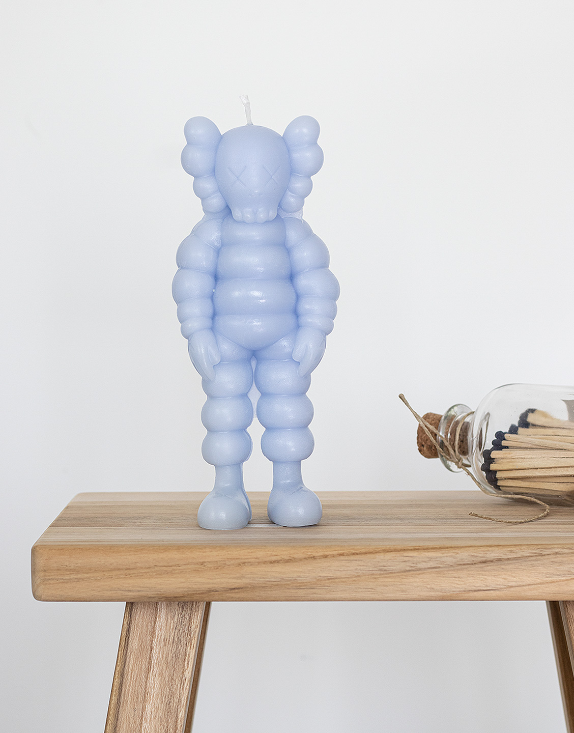 Vela KAWS WHAT PARTY Azul Pastel