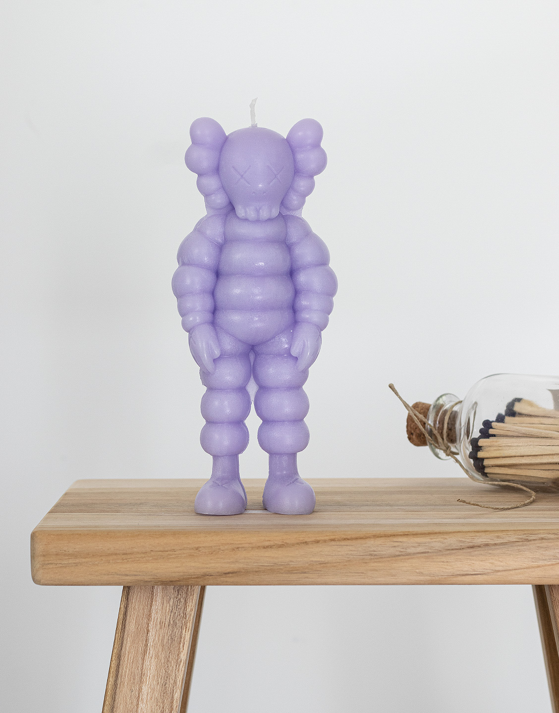 Vela KAWS WHAT PARTY Lila