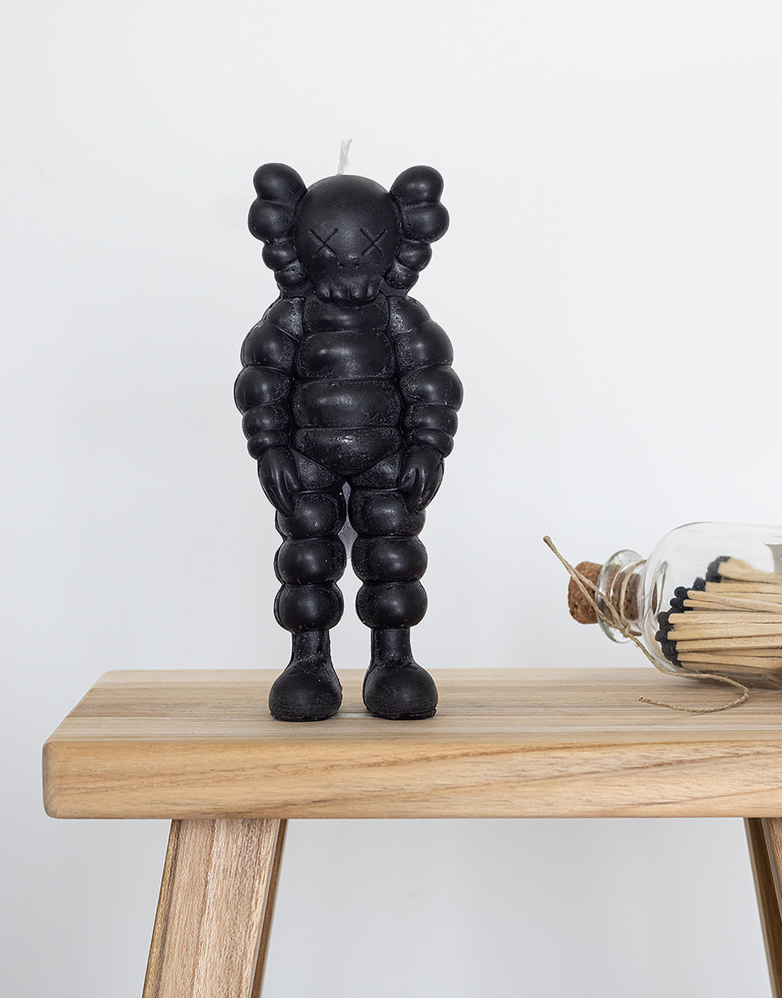 Vela KAWS WHAT PARTY Negra